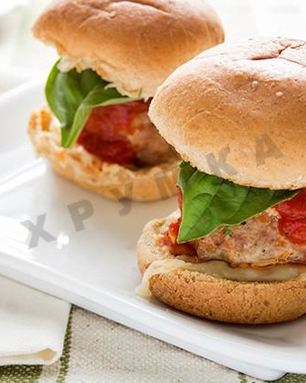 Булочки с фрикадельками из индейки в духовке