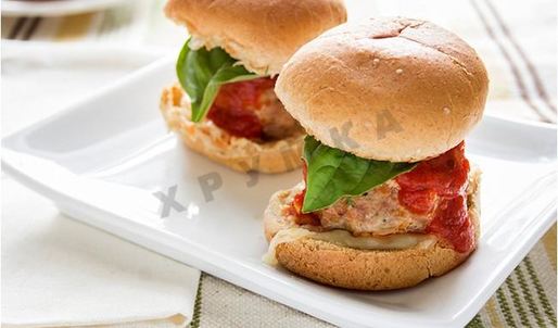 булочки с фрикадельками из индейки в духовке