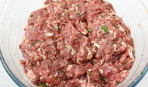 фрикадельки из баранины с маслятами в сметанно-соевом соусе