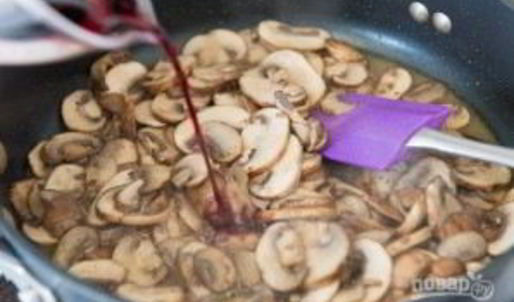 фрикадельки из индейки в грибном соусе