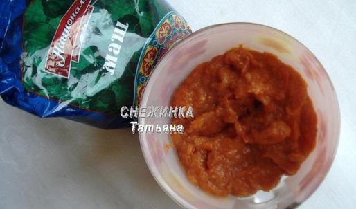 фрикадельки из маша с банановым соусом в капустных лепестках