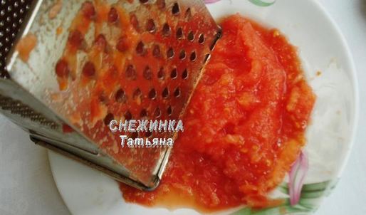 фрикадельки из маша с банановым соусом в капустных лепестках