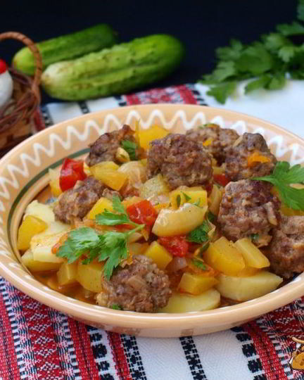 Рецепт фрикаделек с овощным соусом