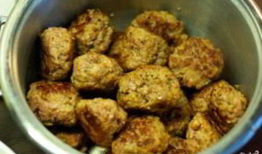 фрикадельки с подливой