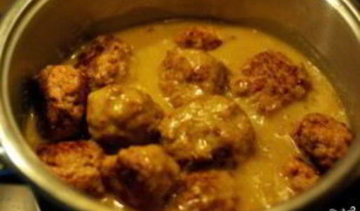 фрикадельки с подливой