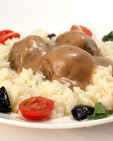 Рецепт фрикаделек с рисом и школьной подливой