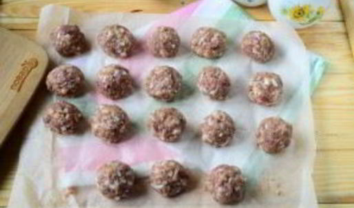 фрикадельки с вишневым соусом