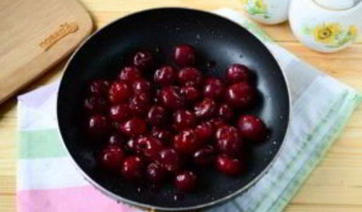 фрикадельки с вишневым соусом