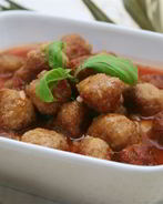 Фрикадельки в луково-морковном соусе по-мадридски