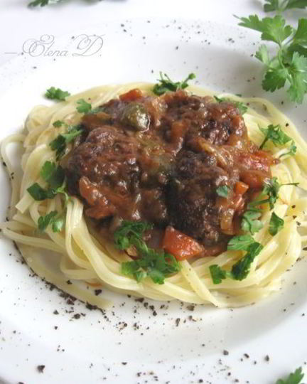 Рецепт фрикаделек в пикантном соусе с пастой