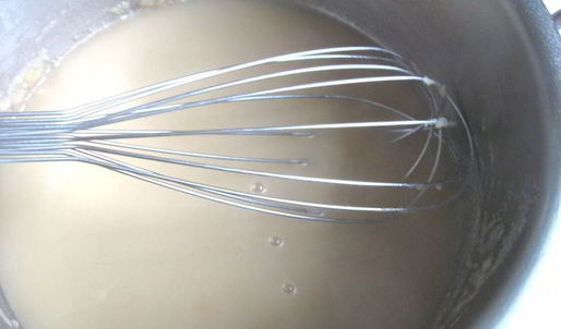 фрикадельки в пикантном соусе с пастой