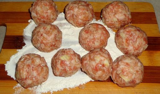 фрикадельки в сметанном соусе в духовке