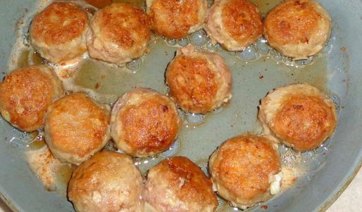 фрикадельки в сметанном соусе в духовке