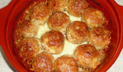 фрикадельки в сметанном соусе в духовке