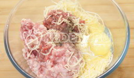 фрикадельки в томатном соусе с пастой