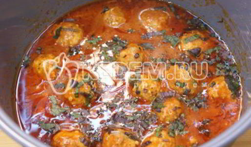 фрикадельки в томатном соусе с пастой