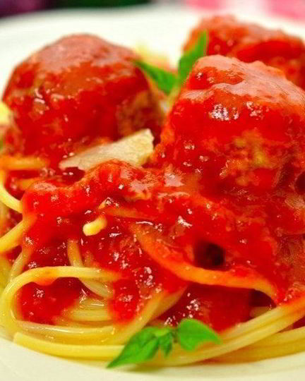 Рецепт куриных фрикаделек в ароматном томатном соусе