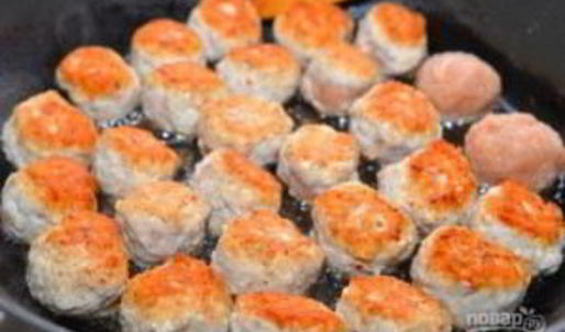 куриные фрикадельки в ароматном томатном соусе