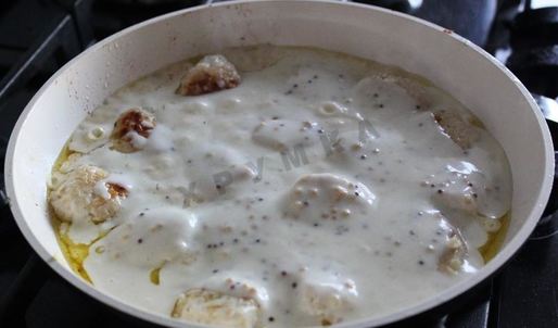 куриные фрикадельки в сметанном соусе