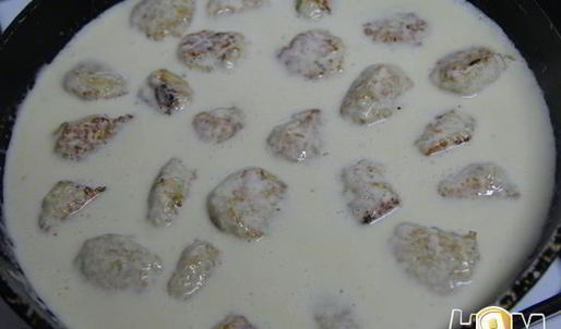 куриные фрикадельки в сырно-сливочном соусе