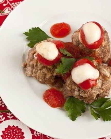 Рецепт мясных фрикаделек с моцареллой