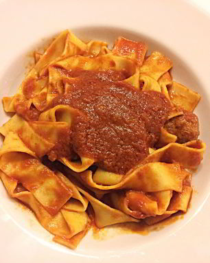 Паста паппарделле с фрикадельками