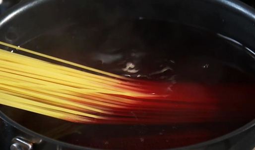 спагетти с фрикадельками из трески