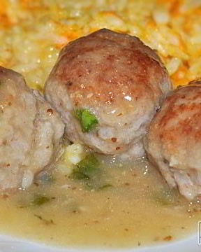 Свиные фрикадельки в горчично-медовом соусе