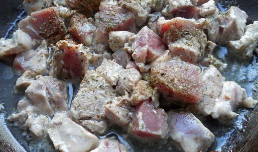 картофель отварной с индюшиным мясом и сыром