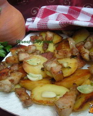 Картофель с беконом и чесночком