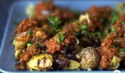 картофель с соусом чили