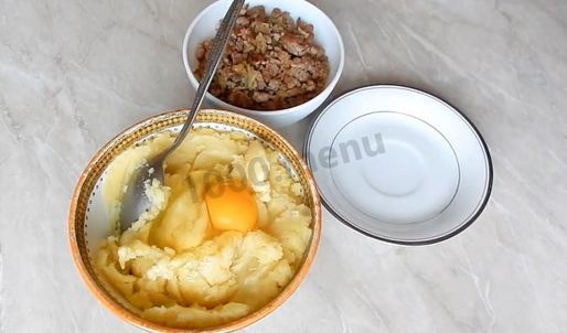 картофельные гнезда c петушками в духовке