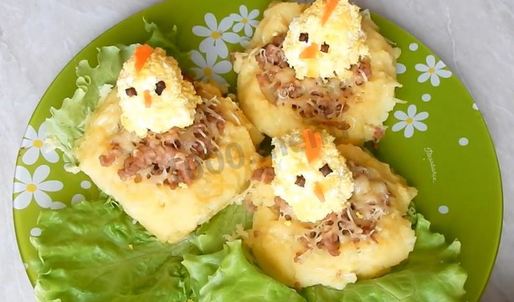 картофельные гнезда c петушками в духовке
