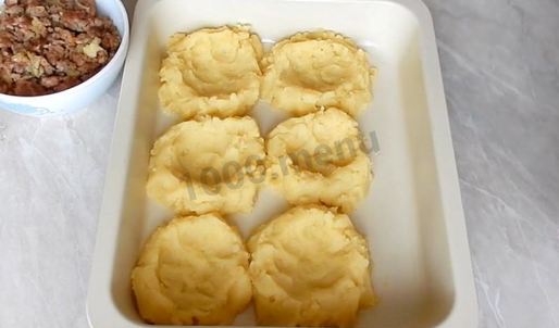 картофельные гнезда c петушками в духовке