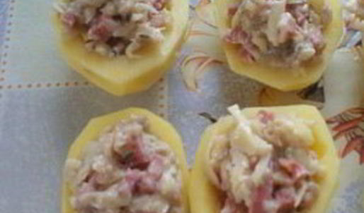 картошка с колбасой в духовке