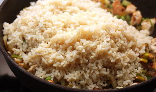 коричневый рис с индейкой и овощами