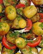 Молодой картофель с овощами