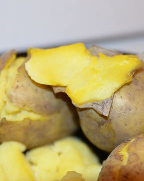 Поджаренный картофель с чесноком