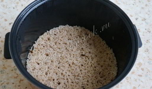 пряный рис со специями в мультиварке