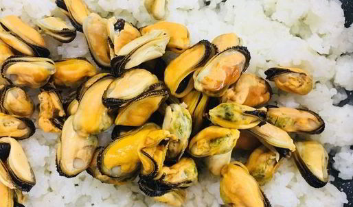 рис с голубым сыром и мидиями