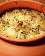 Рис с грибами в горшочках