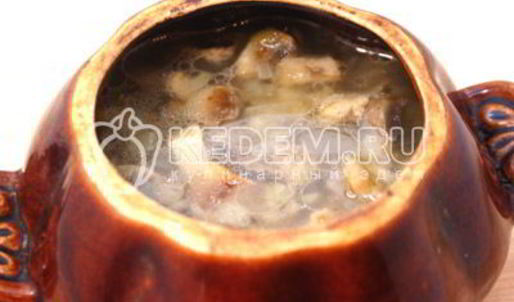 рис с грибами в горшочке