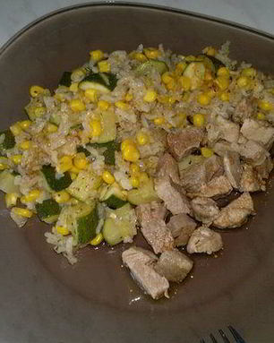 Рис с кукурозой, цукини и свиная лопатка с паприкой и эстрагоном