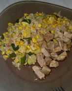 Рис с кукурозой, цукини и свиная лопатка с паприкой и эстрагоном