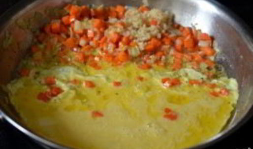 рис с морковкой и луком на сковороде