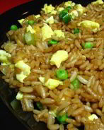 Рис с омлетом и зеленью