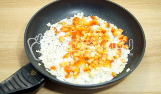 рис с овощами на сковороде