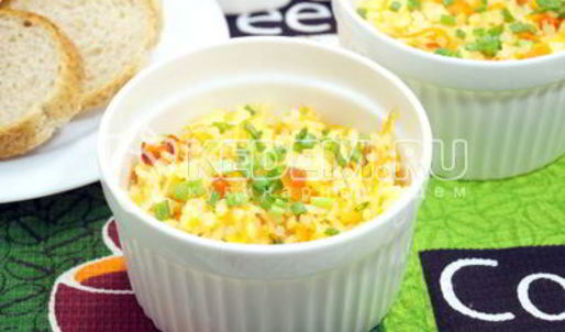 рис с овощами на сковороде