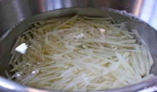 жареная картошка с луком и морковкой