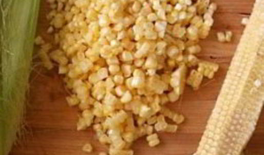 жареный картофель с кукурузой и яйцом